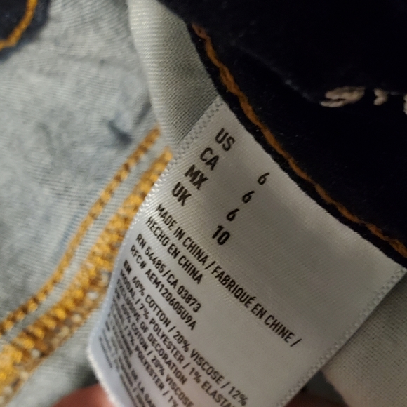 Shorts - Picture 3 of 3